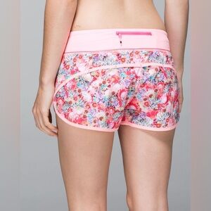 Lululemon Run: Speed Short *2-way Stretch size 4